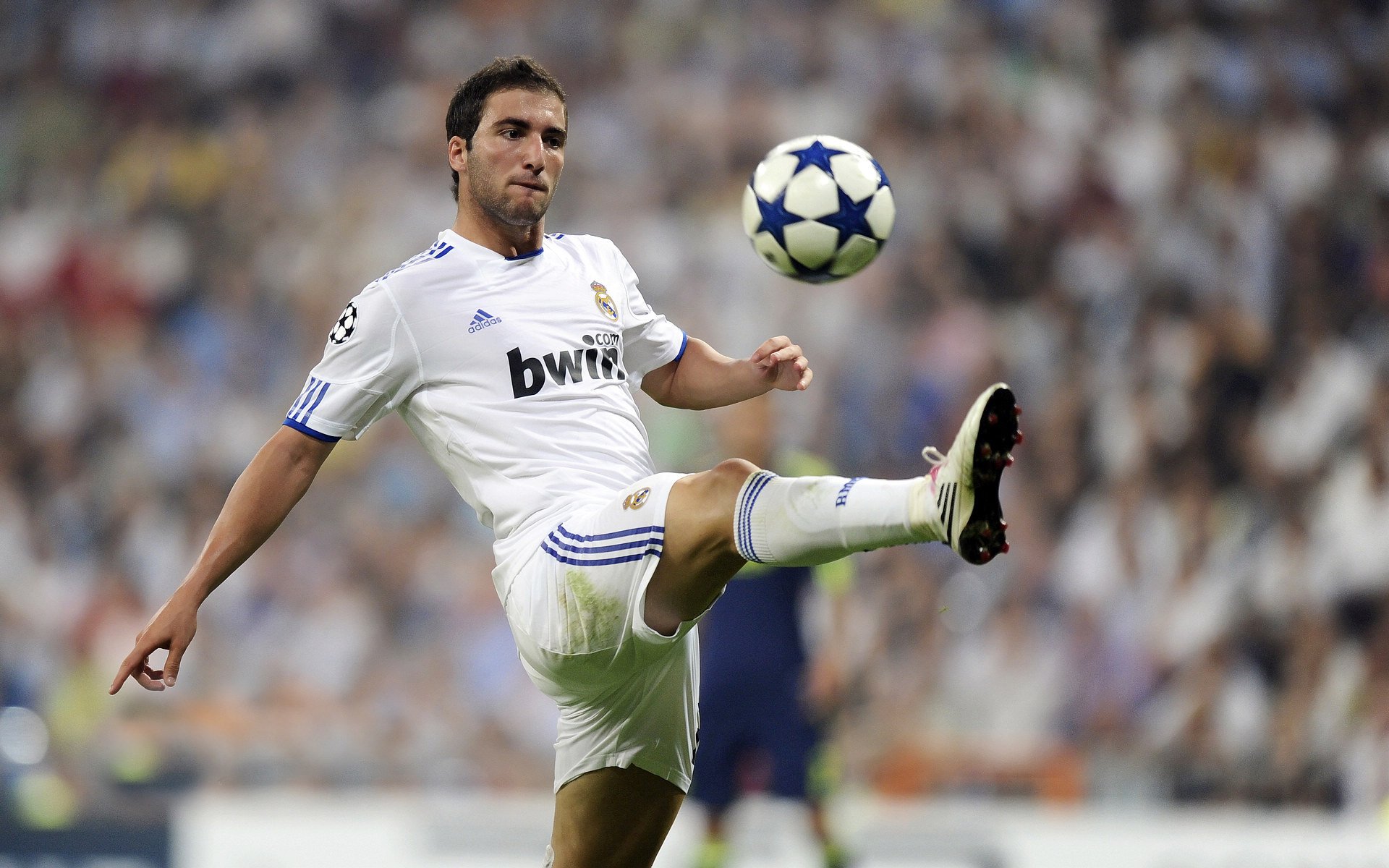 足球进攻战术分析